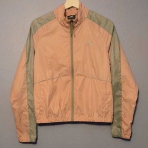 light zip up windbreaker